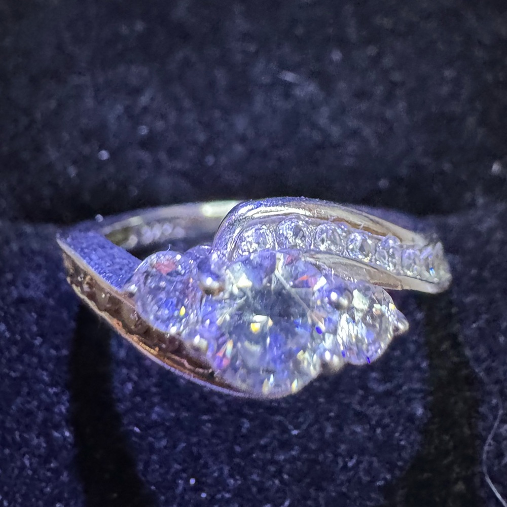 Elegant Silver Moissanite Diamond Ring